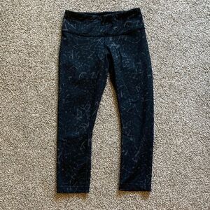 Lululemon Geometric Print Cropped Leggings